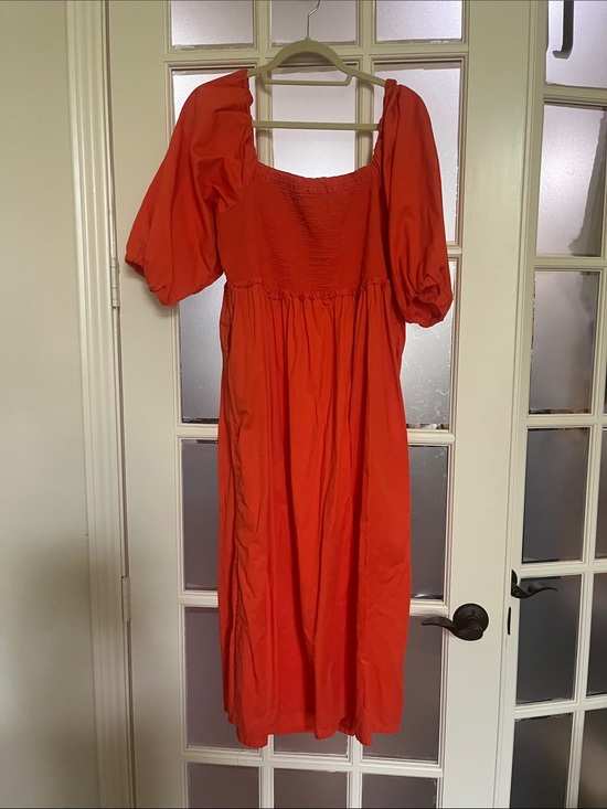 Free Assembly Dresses & Skirts - XXL Free Assembly Women’s Orange smocked bodice Midi Puff Sleeve Dress